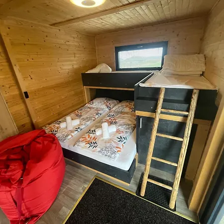 Glamping Les Kralovstvi אוהל מפואר