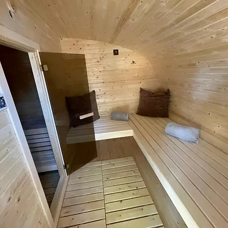 Glamping Les Kralovstvi אוהל מפואר *
