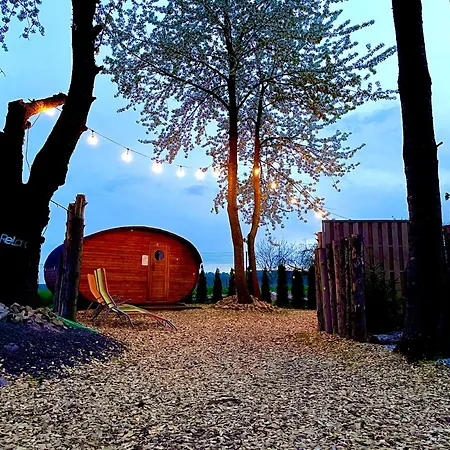 Glamping Les Kralovstvi אוהל מפואר *