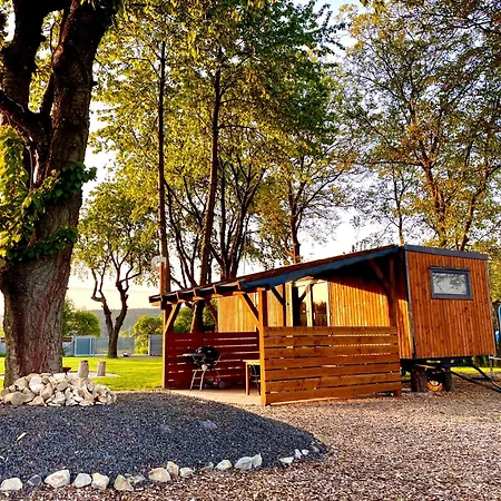 אוהל מפואר Glamping Les Kralovstvi