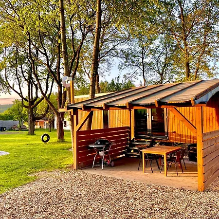 Glamping Les Kralovstvi אוהל מפואר