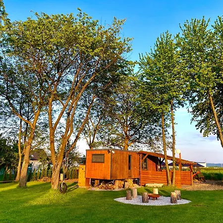 Glamping Les Kralovstvi אוהל מפואר *